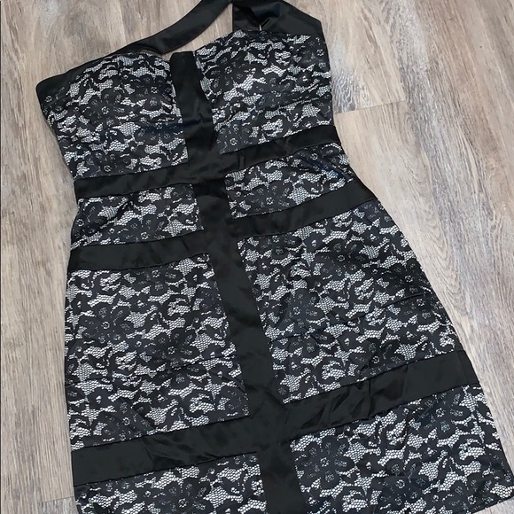 Dress - Picture 3 of 3